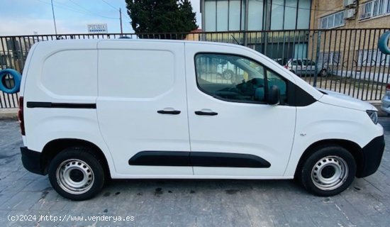 Peugeot Partner Pro Standard 1000kg Blue HDI 55KW - Arganda del Rey