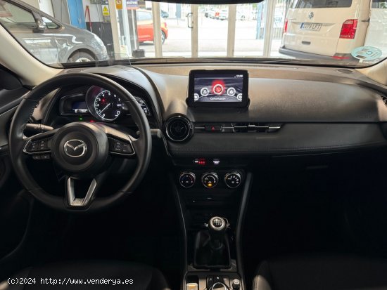 Mazda CX-3 2.0i 121CV ZENITH.- 