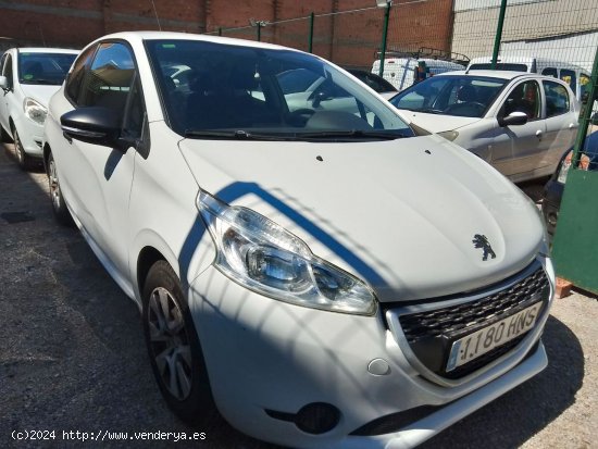 Peugeot 208 1.0 - Cornellà