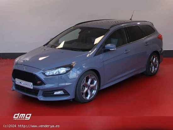 Ford Focus Sportbreak 2.0 EcoBoost ASS 250Cv ST 5p. - Rubí