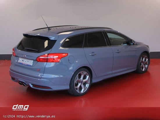 Ford Focus Sportbreak 2.0 EcoBoost ASS 250Cv ST 5p. - Rubí