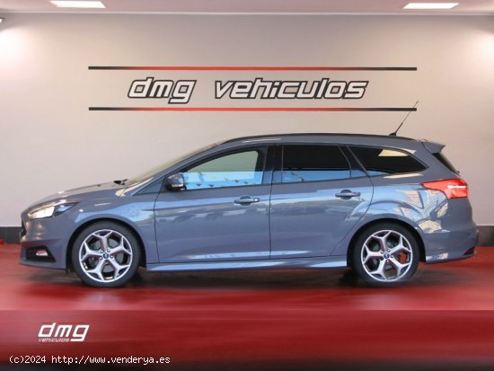 Ford Focus Sportbreak 2.0 EcoBoost ASS 250Cv ST 5p. - Rubí