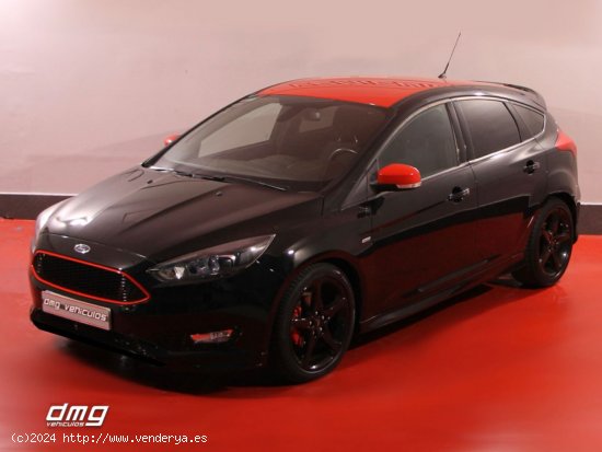 Ford Focus 1.0 Ecoboost 125cv ST Line Red & Black - Rubí