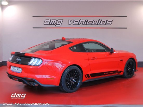 Ford Mustang 5.0 TiVCT V8 331KW Mustang GT AT Fastback 2p 450Cv - Rubí