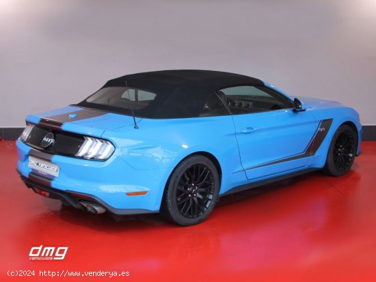 Ford Mustang 5.0 TiVCT V8 331KW Mustang GT AT Convert. 2p 450Cv - Rubí