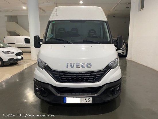 Iveco Daily Furgón 35S12 V 3520L H2 12.0 120cv - GARANTIA MECANICA - Barcelona