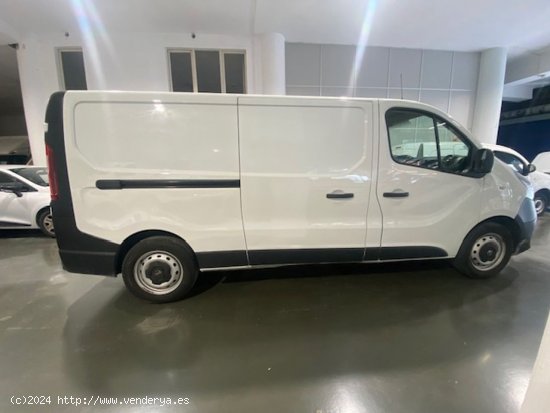 Nissan NV300 Furgón 2.0dCi L2H1 1.2T Comfort 120cv - GARANTIA FÁBRICA 03/2025 - Barcelona