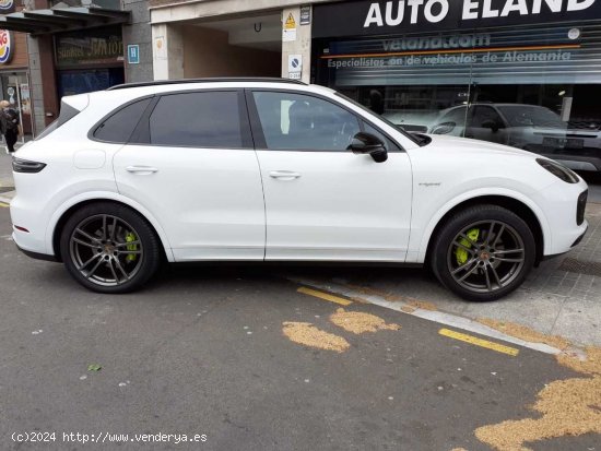 Porsche Cayenne E-HYBRID - Barcelona