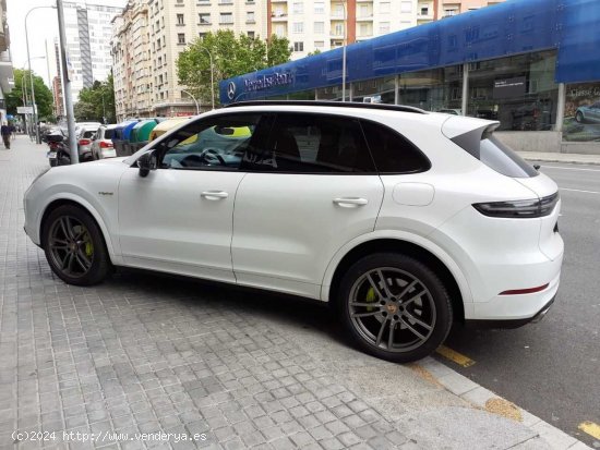 Porsche Cayenne E-HYBRID - Barcelona