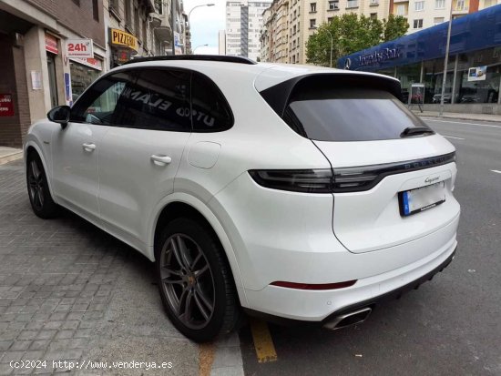 Porsche Cayenne E-HYBRID - Barcelona