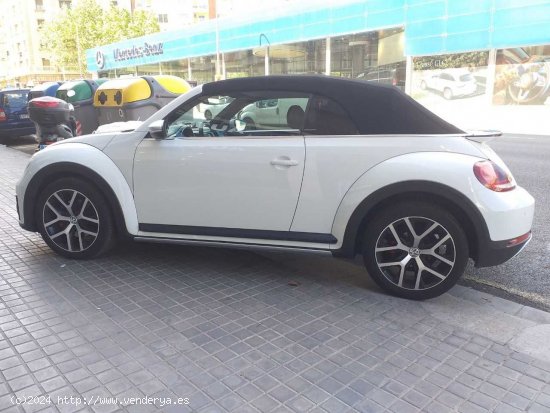 Volkswagen Beetle Cabrio 2.0 TSI DUNE - Barcelona