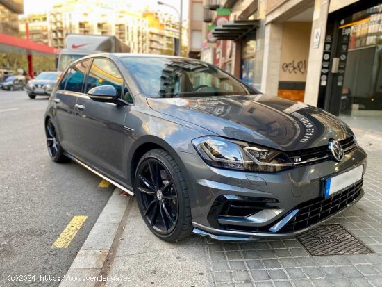 Volkswagen Golf R DYNAUDIO - Barcelona