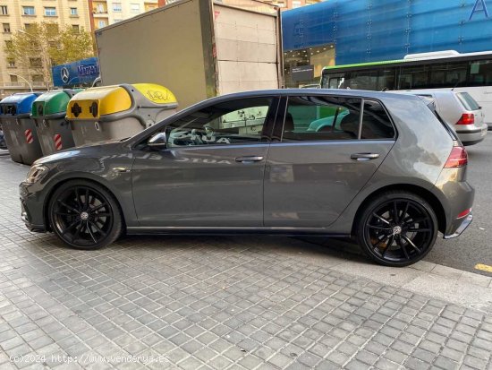 Volkswagen Golf R DYNAUDIO - Barcelona