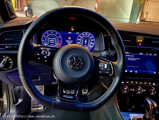 Volkswagen Golf R DYNAUDIO - Barcelona