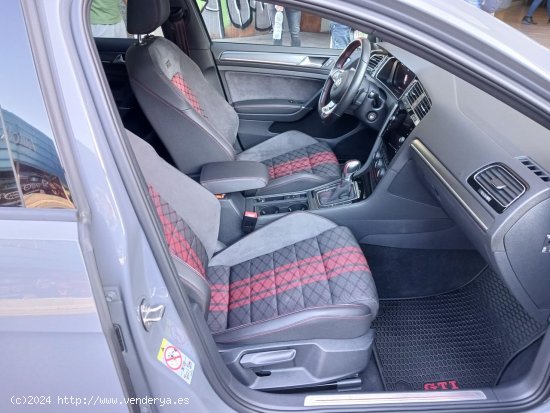 Volkswagen Golf TCR GTI 2.0 TSI DSG - Barcelona