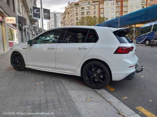 Volkswagen Golf VIII 2.0 TSI R 4MOTION - Barcelona