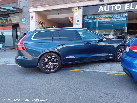 Volvo V60 RECHARGE T6 R-DESIGN AWD - Barcelona