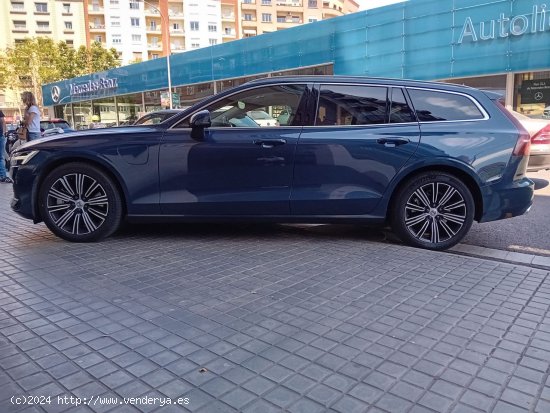 Volvo V60 RECHARGE T6 R-DESIGN AWD - Barcelona