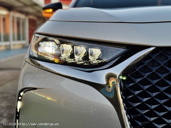 DS Automobiles DS 7 CROSSBACK E-Tense 1.6 4x4 GRAND CHIC 300 AUTO. con TECHO PANORÁMICO, CUERO COMP