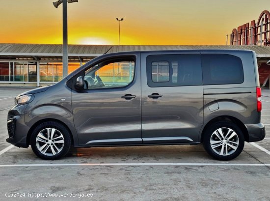 Peugeot Traveller ALLURE 1.6 BlueHDi 115cv COMPACT con 8 PLAZAS, CÁMARA TRASERA... - El Prat de Llo