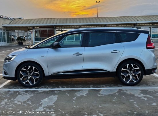 Renault Grand Scénic BLACK EDITION 1.3 TCE 140cv con 7 PLAZAS... - El Prat de Llobregat