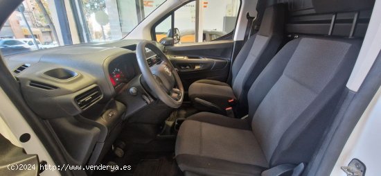 Toyota Proace City TOYOTA PROACE CITY 1.5  100CV GX TALLA MEDIA PORTAEQUIPAJE COMPLETO CON RULO - Ma