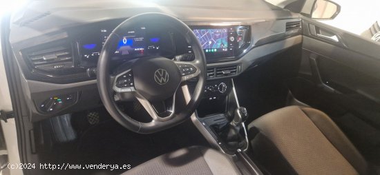 Volkswagen Polo 1.0 TSI 95CV LIFE APPLE CARPLAY-BLUETOOTH-SENSORES  DELANTEROS Y TRASEROS - Mataró