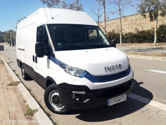 Iveco Daily 35S 14N V 3520 L2H2 12 M3 CNG Y GASOLINA HIBRIDO ECO - Barcelona