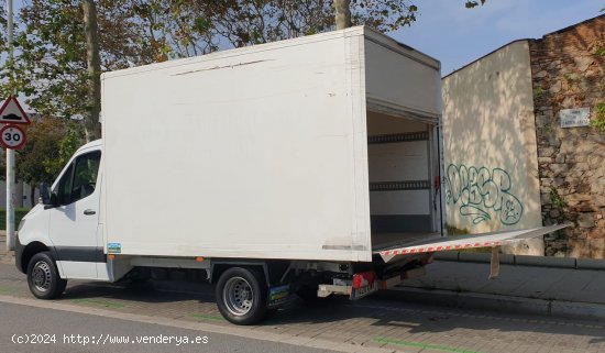 Mercedes Sprinter 516 LARGO  CON PUERTA ELEVADORA CARNET B - Barcelona