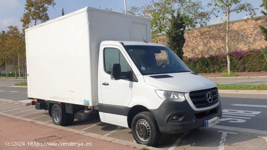 Mercedes Sprinter 516 LARGO  CON PUERTA ELEVADORA CARNET B - Barcelona