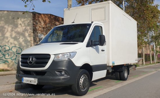 Mercedes Sprinter 516 LARGO  CON PUERTA ELEVADORA CARNET B - Barcelona