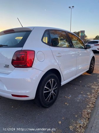 Volkswagen Polo 1.4 TDI BLUEMOTION 80CV - Cornellà