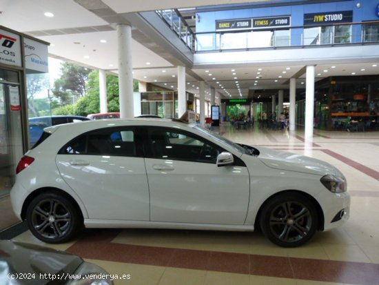 Mercedes Clase A A 180 CDI URBAN muy muy bien cuidado, kilómetros garantizados - Montcada i Reixac