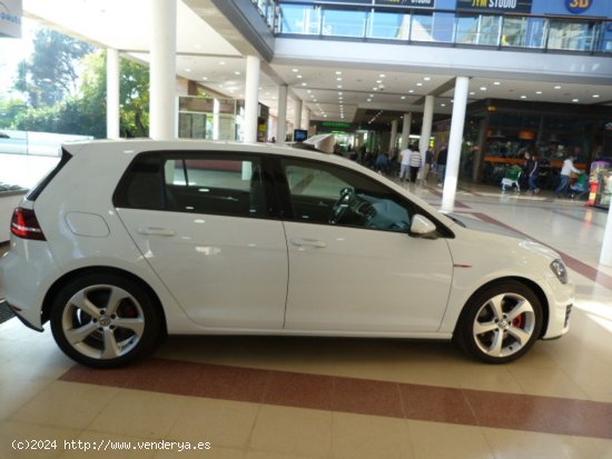 Volkswagen Golf Golf GTI 2.0 TSI BMT 5p. LIBRO DE REVISIONES, KILOMETROS GARANTIZADOS - Montcada i R