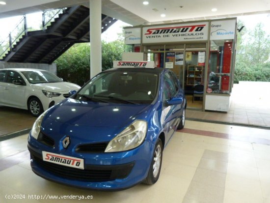  Renault Clio  Clio Emotion 1.5DCI85 eco2 muy muy bien cuidado, kilómetros garantizados - Montcada i 