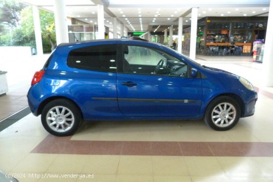 Renault Clio  Clio Emotion 1.5DCI85 eco2 muy muy bien cuidado, kilómetros garantizados - Montcada i