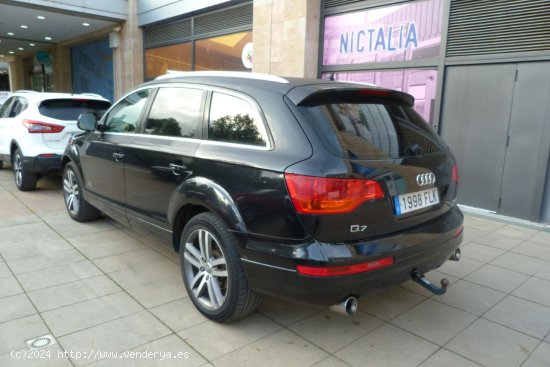 Audi Q7 AUDI Q7 3.0 TDI quattro tiptronic 7 PLAZAS 233CV - Montcada i Reixac