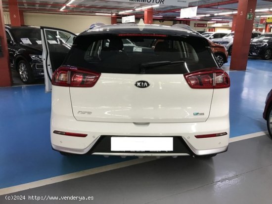 Kia Niro 1.6 GDI HÍBRIDO 141cv DRIVE - El Prat de Llobregat