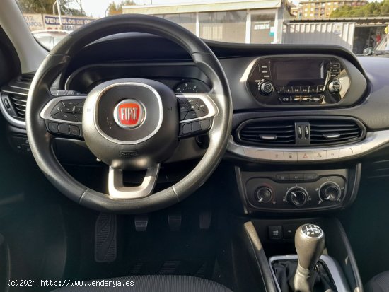 Fiat Tipo POP BUSINESS 1.3 MULTIJET 95 CV 5P - Mollet del Vallès