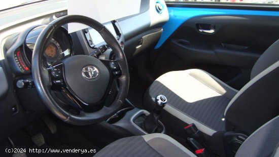 Toyota Aygo X-PLAY 1.0 VVT 72 CV 5 P - Mollet del Vallès