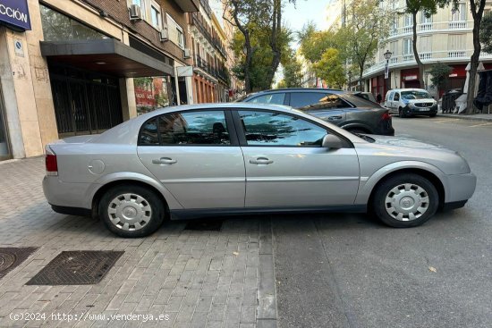 Opel Vectra Essentia 1.8 16v 122cv - Madrid