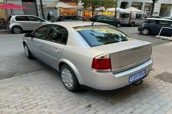 Opel Vectra Essentia 1.8 16v 122cv - Madrid