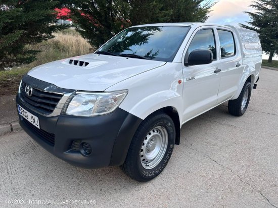 Toyota Hilux 2.5 D4D - Burgos