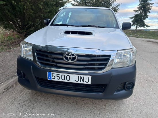 Toyota Hilux 2.5 D4D - Burgos