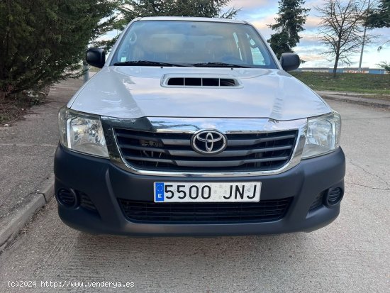 Toyota Hilux 2.5 D4D - Burgos