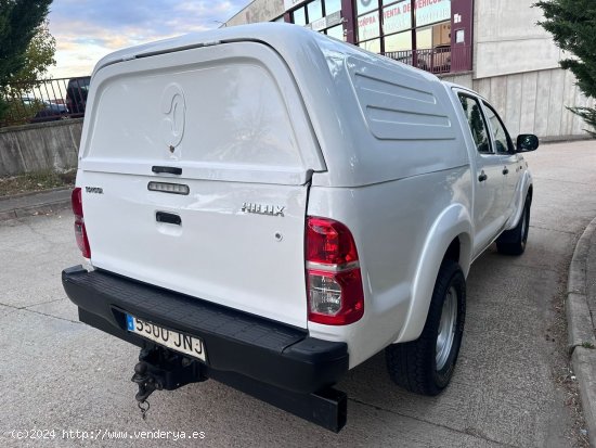 Toyota Hilux 2.5 D4D - Burgos