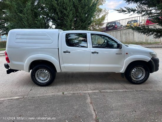 Toyota Hilux 2.5 D4D - Burgos