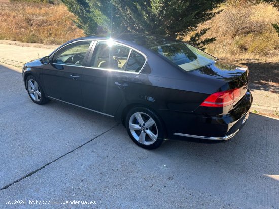 Volkswagen Passat 2.0 TDI Highline - Burgos