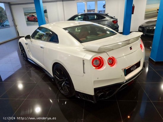 Nissan GT-R Premiun edition - Sentmenat