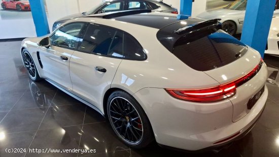 Porsche Panamera Turbo sport turismo - Sentmenat